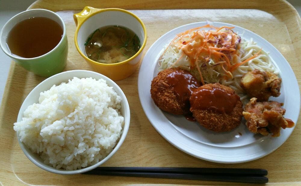 学生食堂 ハーフタイム