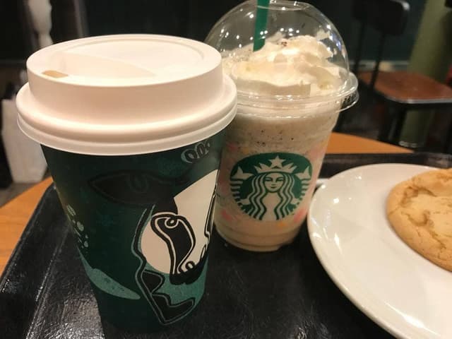 スターバックス コーヒー アクセス表参道店 - サブ画像3