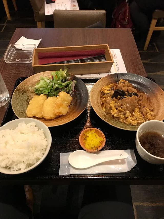 中華ダイニング 食べ放題 けむり屋＆FLOWER お初天神店 - サブ画像1