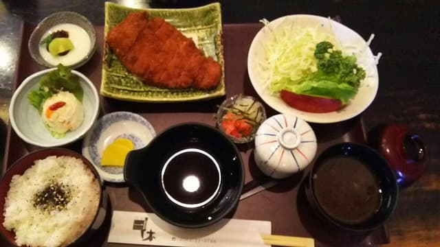 名代 とんかつ 一休 - サブ画像3