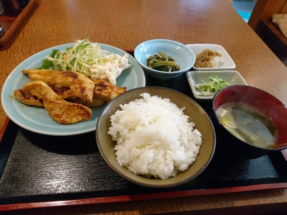 あかしや