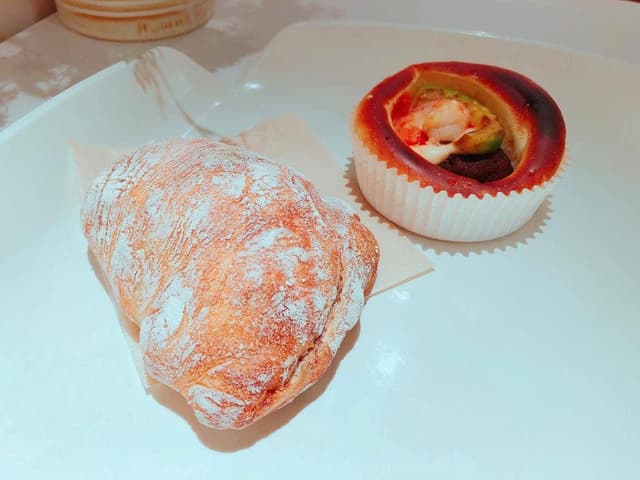 パンとお菓子のセレクトショップ おかしマルシェ - サブ画像1