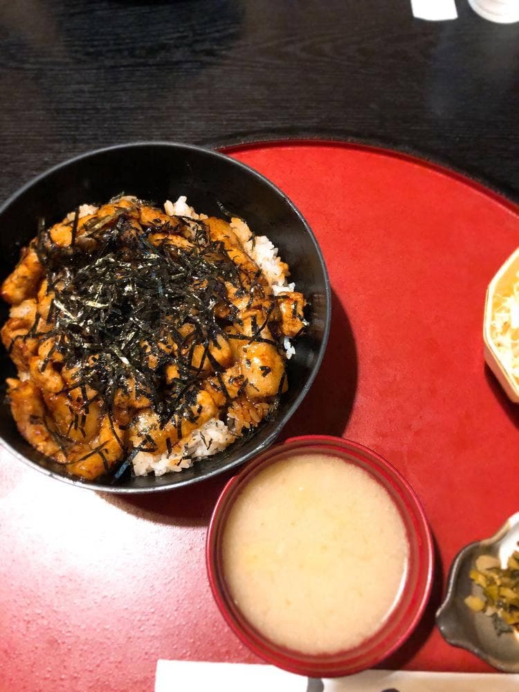 新美勢鮨・多国籍料理