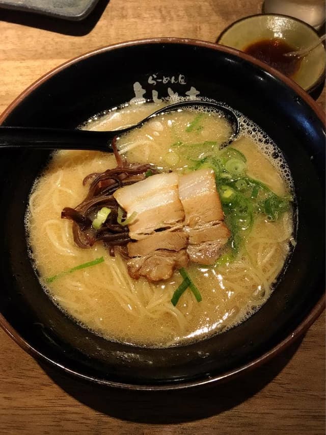 らーめんや よしとも 城見通り店 - サブ画像1