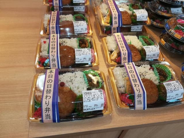 松月堂六丁の目店 ごちそう館 - サブ画像1