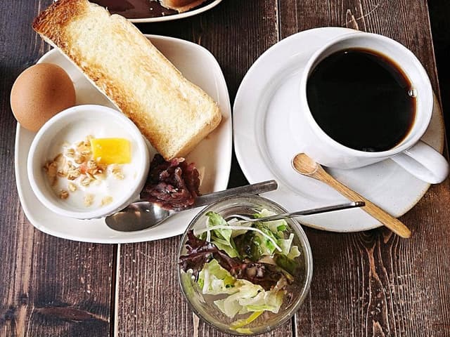 赤い屋根のカフェtake one - サブ画像1