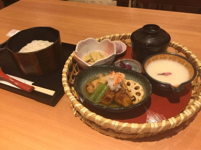ご飯ととろろ とろ麦 サニーサイドモール小倉店 - サブ画像2