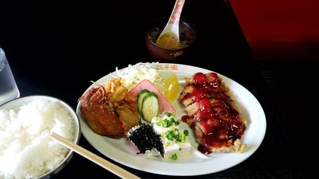 餃子園 - サブ画像1