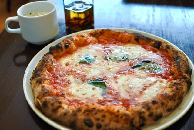 ピッツェリア エ トラットリ ポッツォーリ - サブ画像3