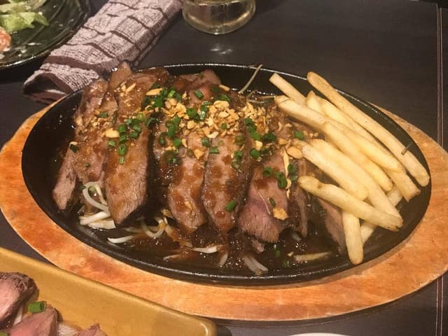 個室×炉端焼き 肉バルオーブン 新橋店 - サブ画像1