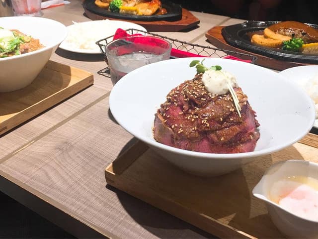 炭火焼 肉食堂 レッドミート - サブ画像1