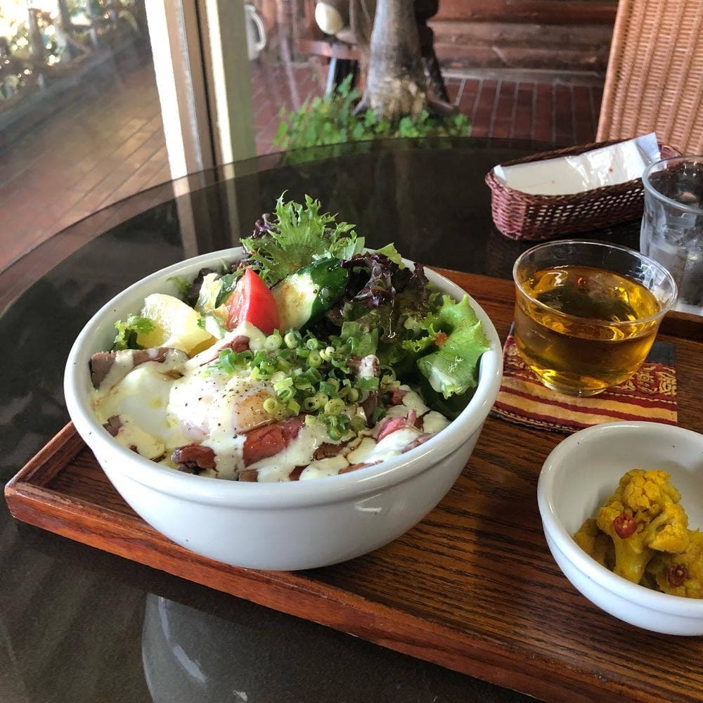トムズ カフェ