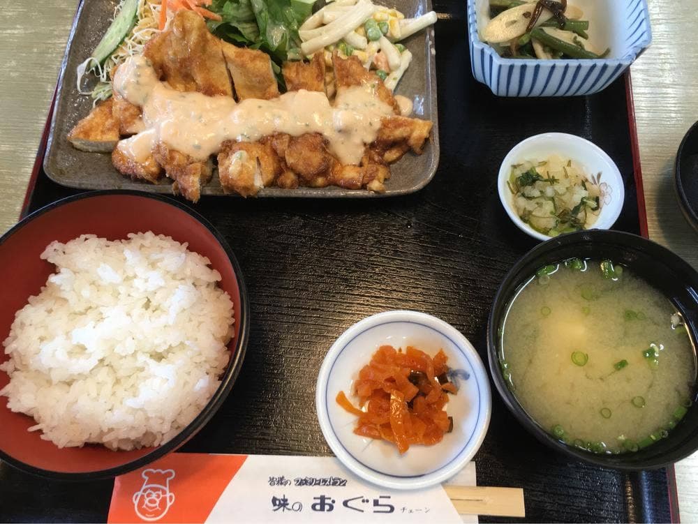 レストランつの