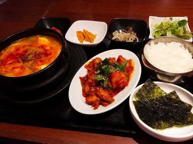 KOREAN DINING 長寿韓酒房 有明店 - サブ画像1