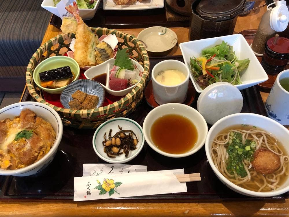 ふく福 荒田本店