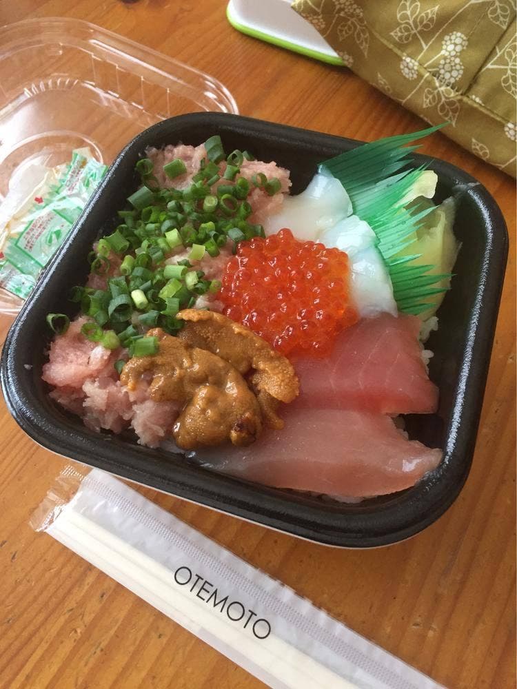 海鮮丼丸 どんぶりこ。 勇心佐賀店