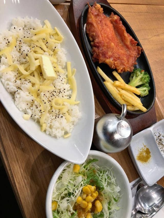 ハンバーグとザンギのファイヤーバーグ 網走店 - サブ画像1