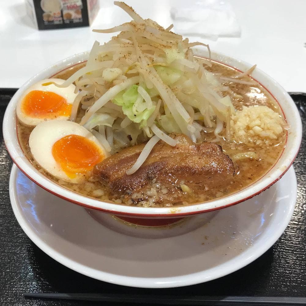 本場博多とんこつラーメン 神 サニーアクシスいの店