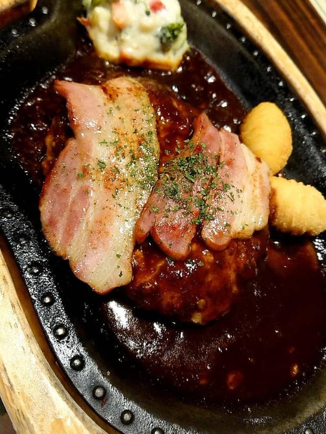 びっくりドンキー 衣山店 - サブ画像1