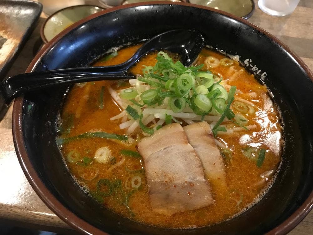 らーめんや よしとも 城見通り店