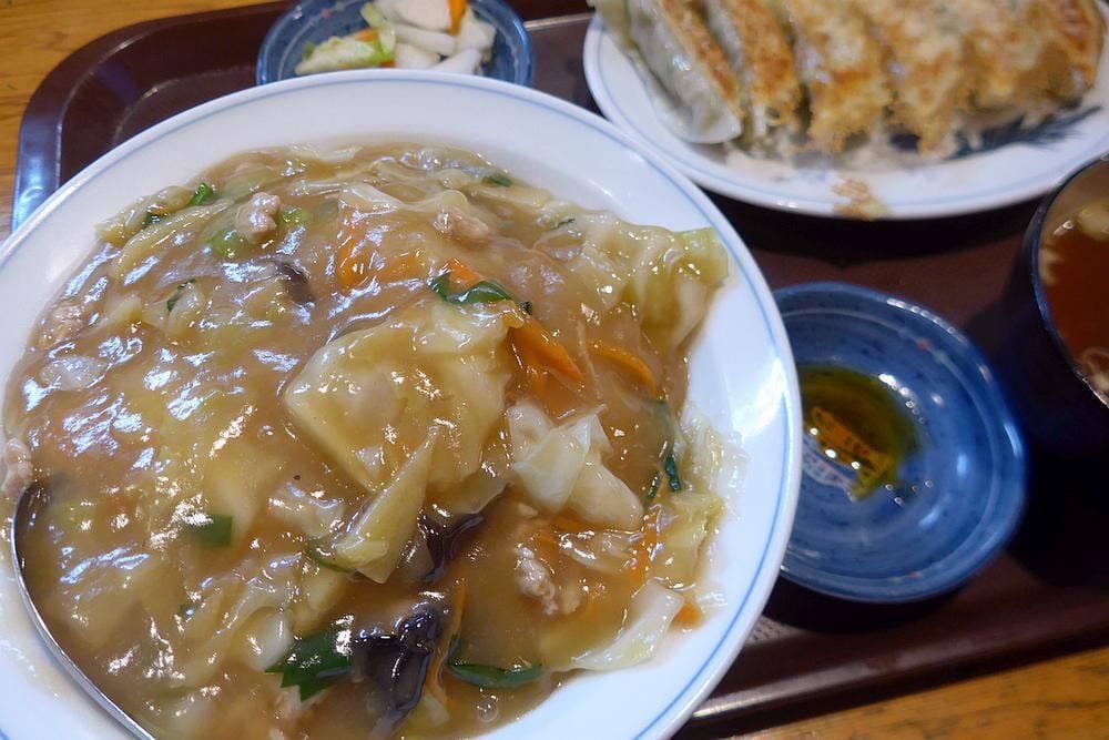 湖畔飯店