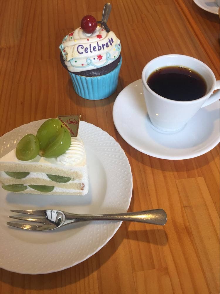 春花秋灯CAKE&CAFE