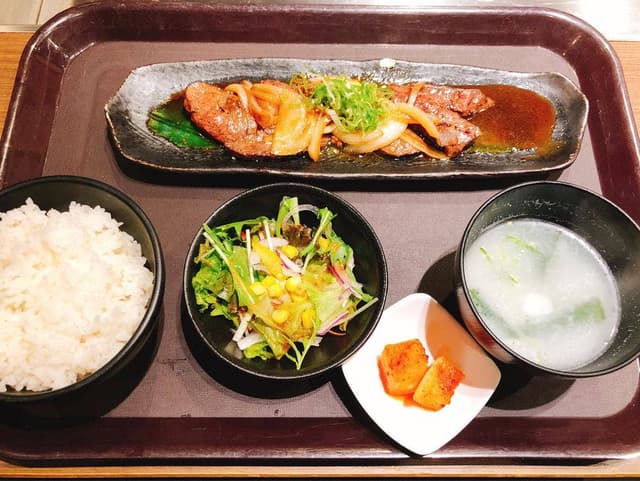 炭火焼肉 莉心 Welina Hotel 本町 - サブ画像1