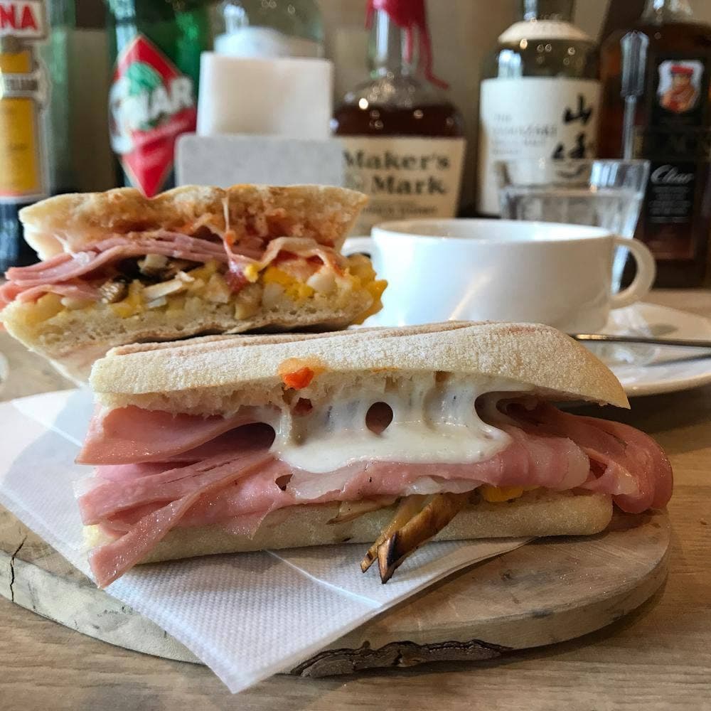 Abbraccio Uncle panino Ape Tokyo