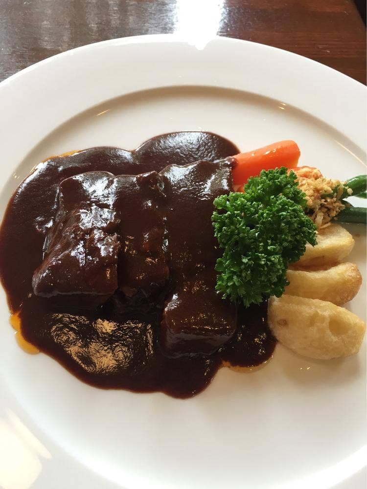 LA TAVERNE TABLEES