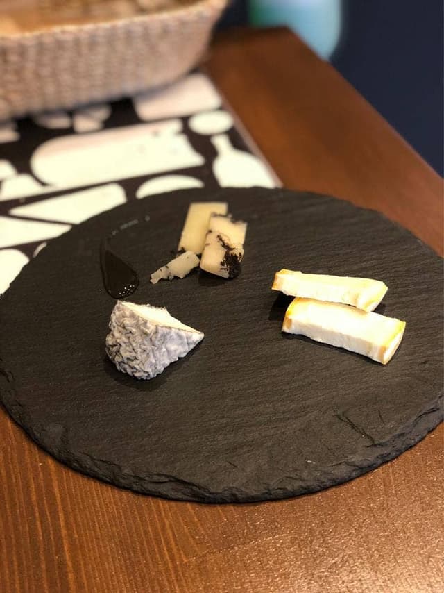 ナチュラルチーズ専門店のFromagerie Fil - サブ画像1