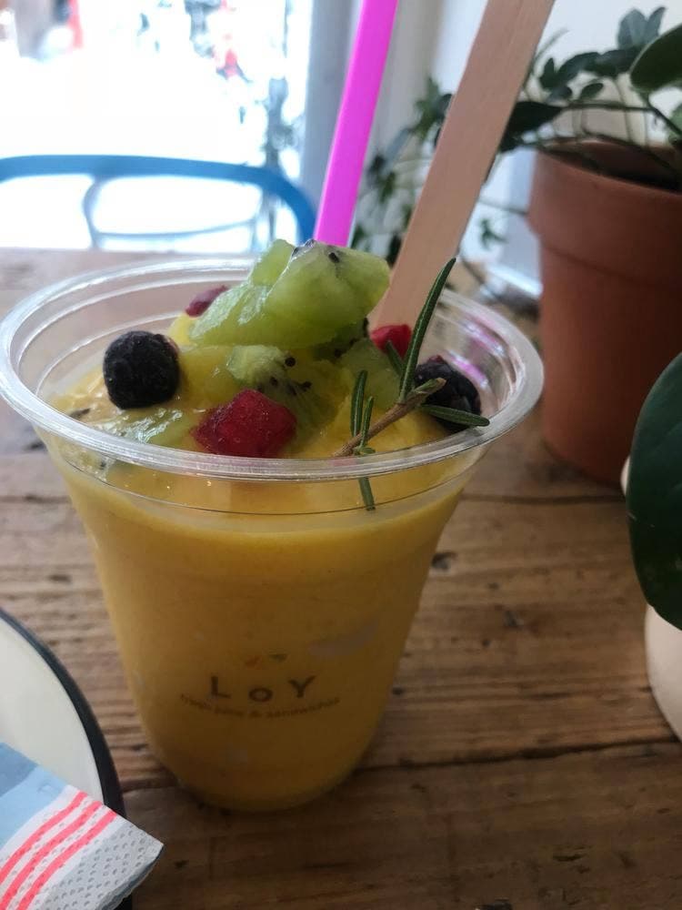 LoY fresh juice&sandwiches