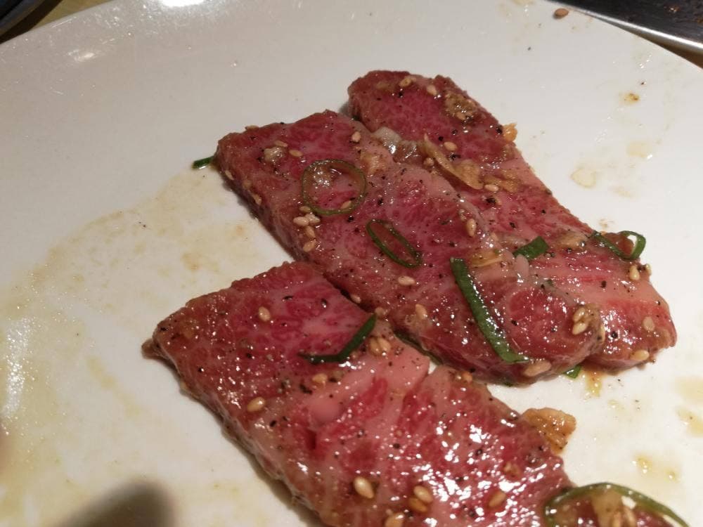 炭火焼肉 大阪あじまん