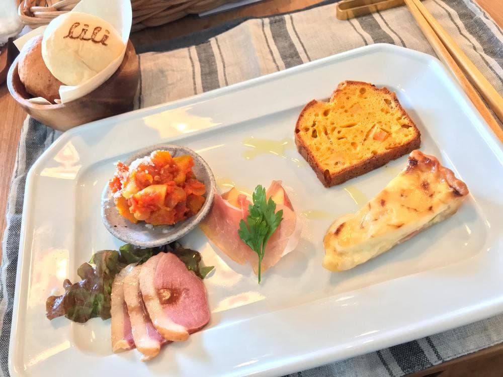 Lili cafe gift