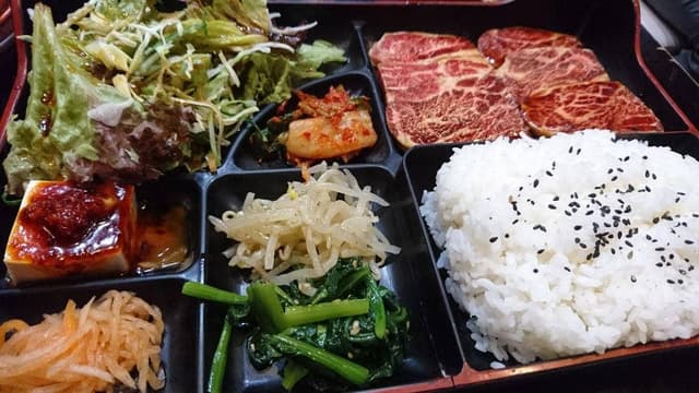 炭火焼肉・ホルモン 焼肉105 - サブ画像2