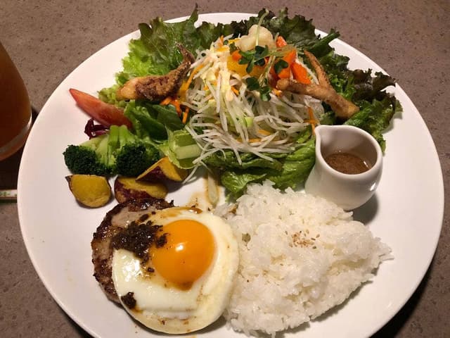 びっくりドンキー ハンビー北谷店 - サブ画像1