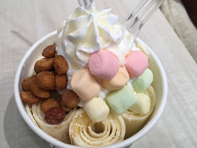 ロールアイスクリームファクトリー 名古屋・ラシック店 - サブ画像2