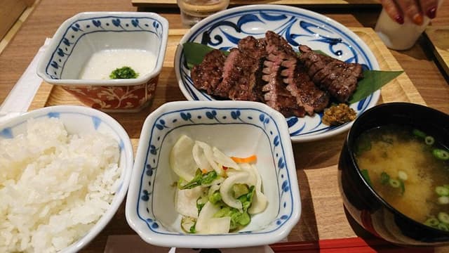炙り牛たん万 ラスカ平塚店 - サブ画像1