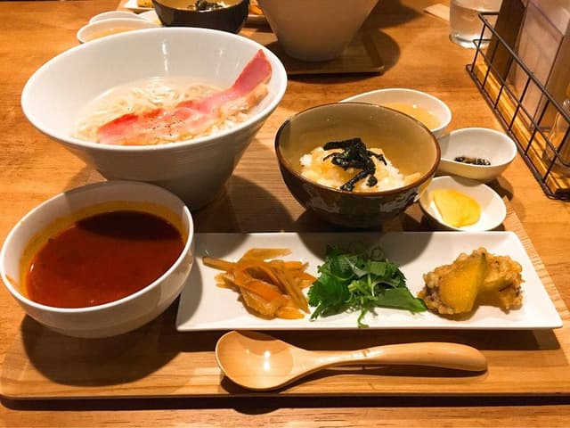 とまとうどんとお食事 花の飯屋 - サブ画像2
