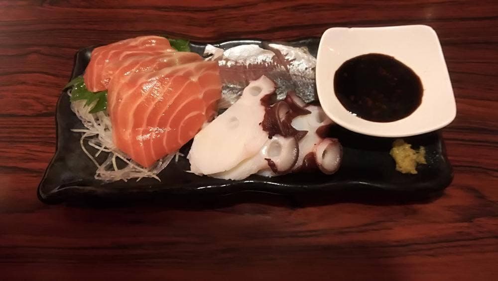 黄金の鱗 三宮店