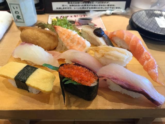 活魚廻転寿司 いわ栄 中庄本店 - サブ画像3