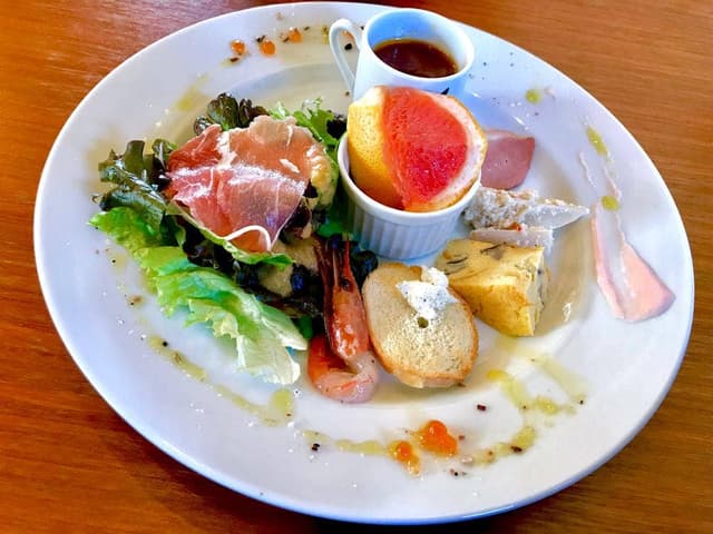 お肉料理とバーベキューもできるカフェレストラン ダイニングカフェスクエア - サブ画像1