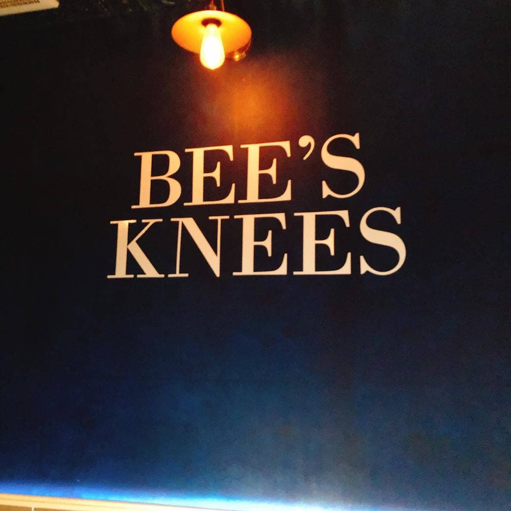 BEE’S KNEES
