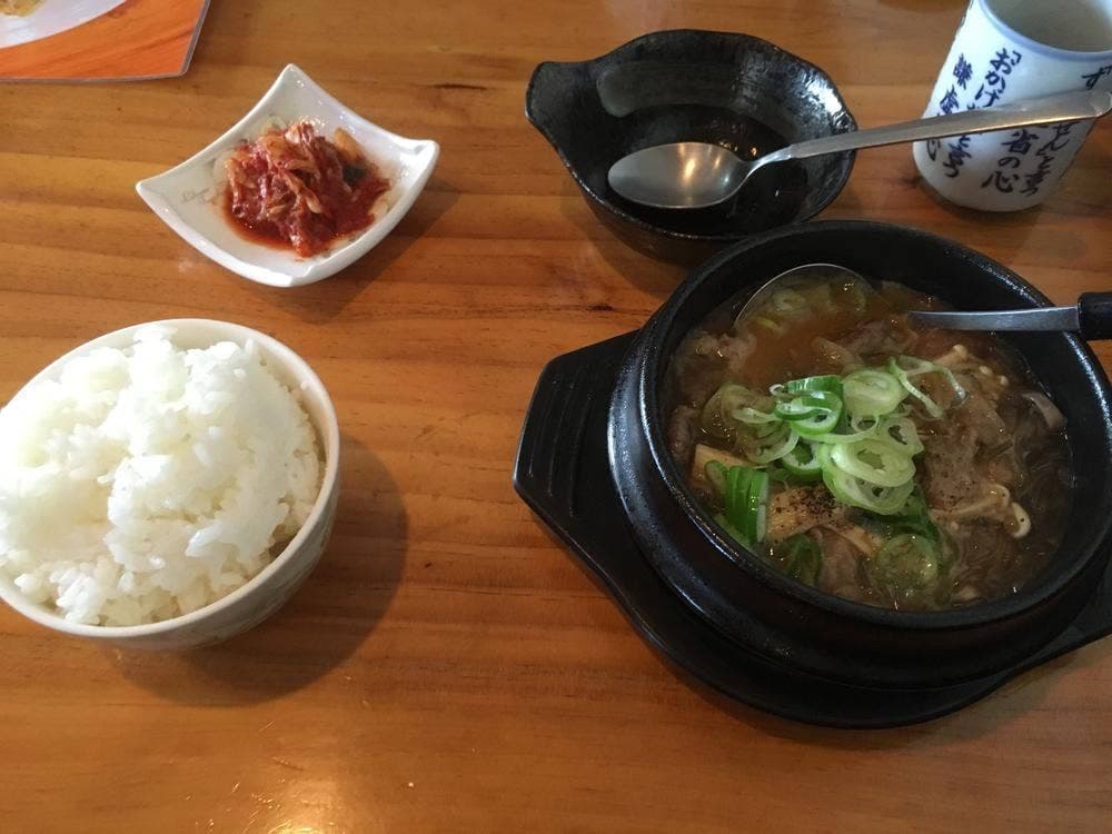 炭火焼肉・韓国料理 冨岳