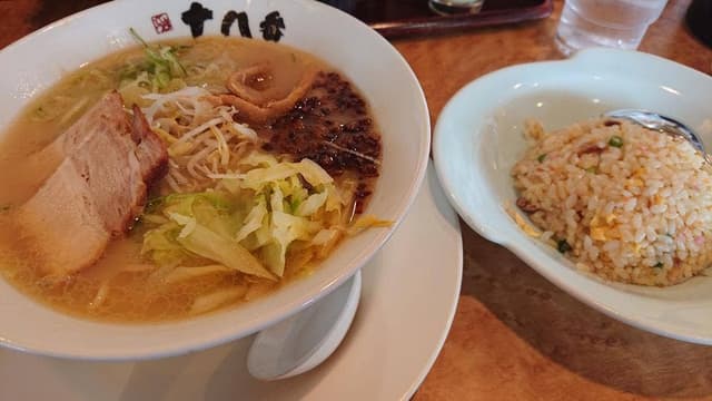 こだわりらーめん 十八番 ベイサイド店 - サブ画像2