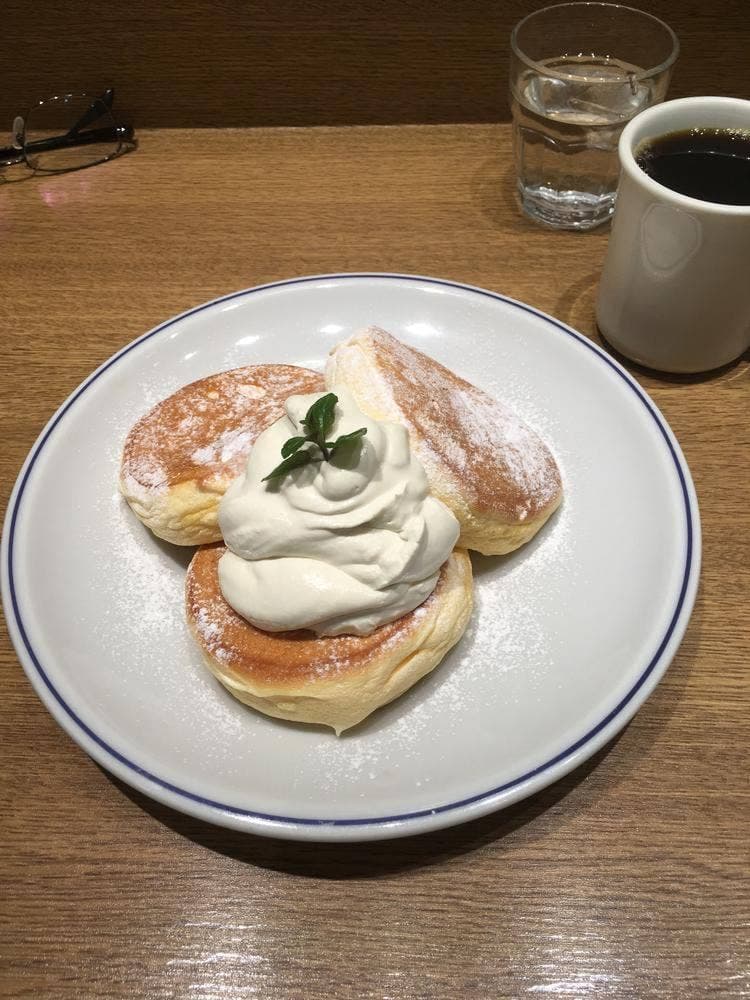 FLIPPER'S THICK AND FIUFFY