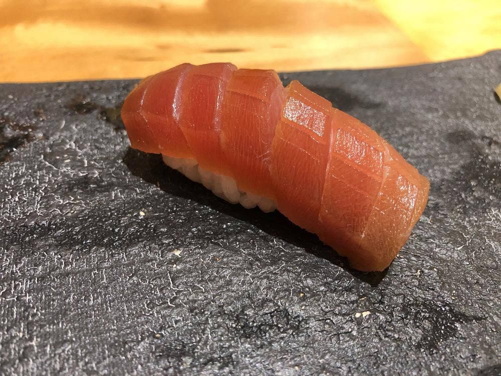 すし 弥助