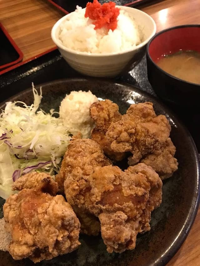 まぐろユッケ丼と定食 三崎屋 - サブ画像3