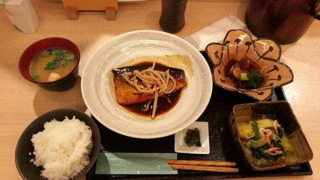 季節料理 いわ伊 - サブ画像2