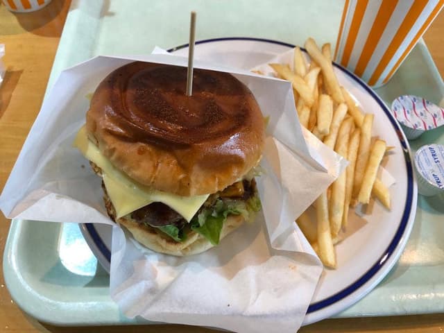 T-1’s バーガーカフェ - サブ画像1