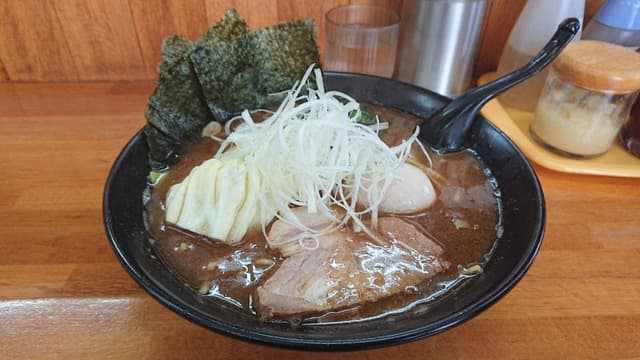 横浜ラーメン萬年家 - サブ画像1